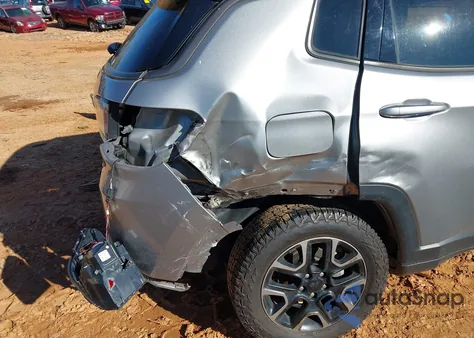 2019 Jeep Compass Trailhawk 4X4 из США, поврежденный, VIN 3C4NJDDB1KT744833